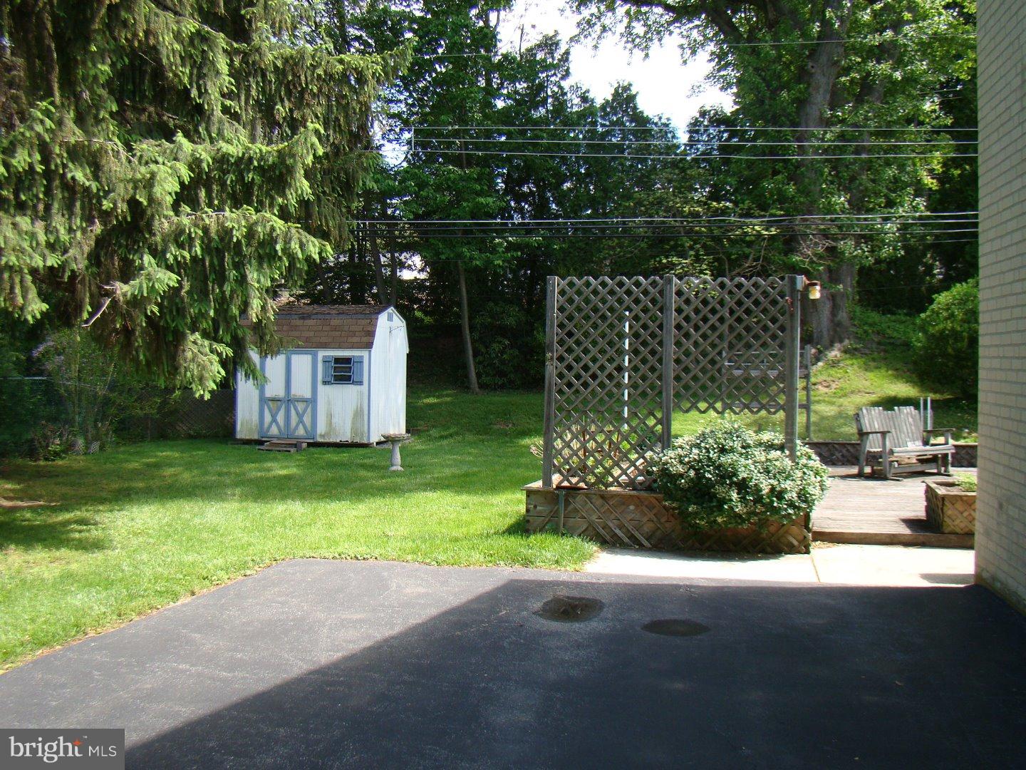 409 Rittenhouse Circle Havertown, PA 19083 - Photo 5 of 25