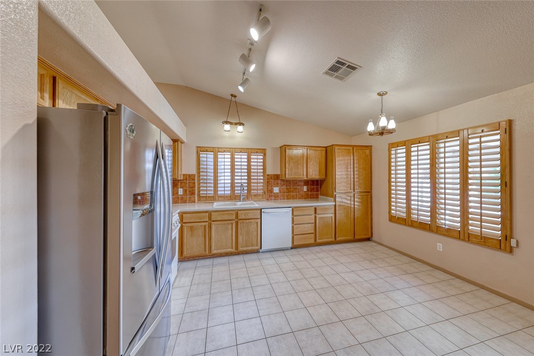 725 Arrowhead Trail Henderson, NV 89002 - Photo 12 of 39