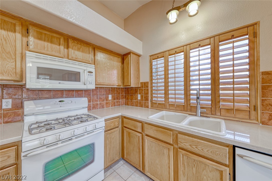 725 Arrowhead Trail Henderson, NV 89002 - Photo 13 of 39