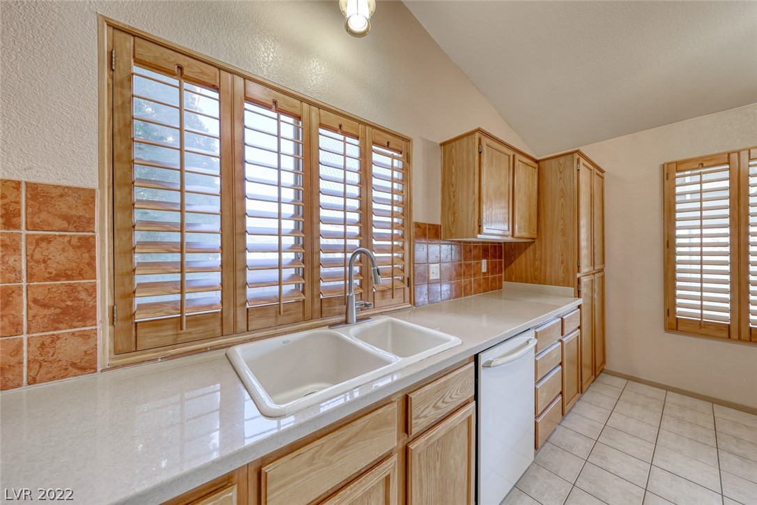 725 Arrowhead Trail Henderson, NV 89002 - Photo 14 of 39