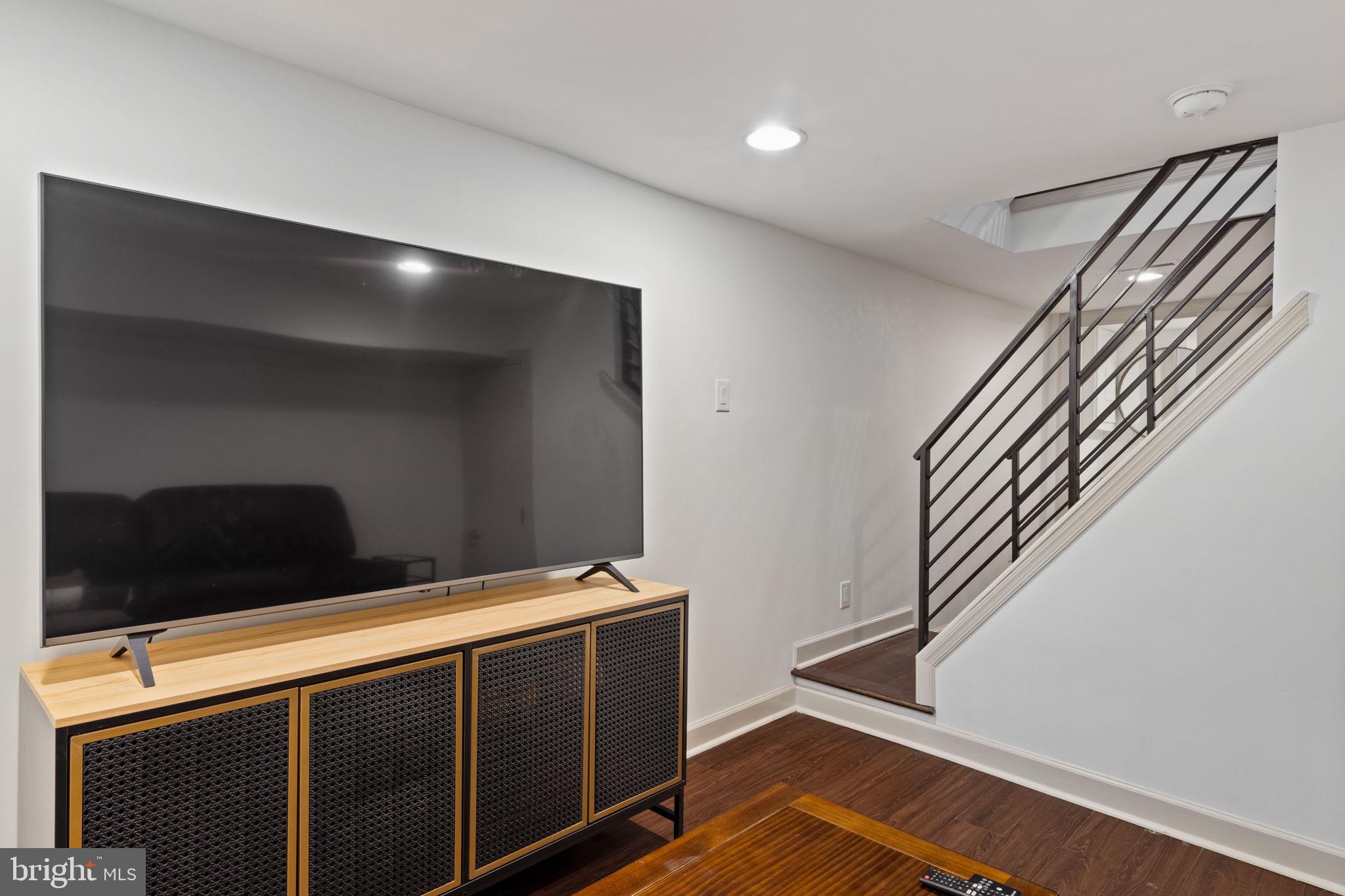 710 Clymer Street Philadelphia, PA 19147 - Photo 31 of 33