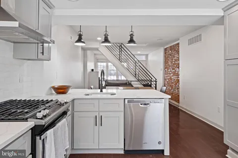 $3,750 | 710 Clymer Street, Philadelphia, PA 19147