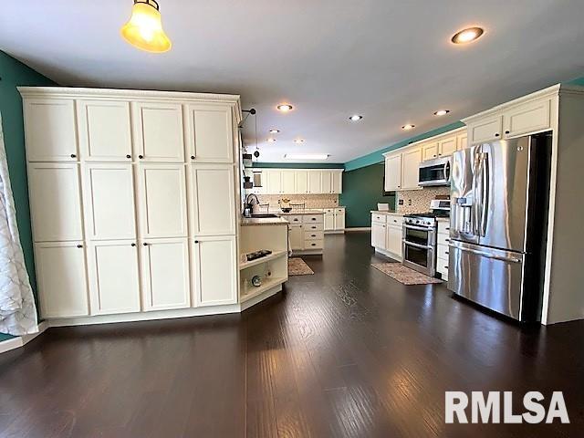 5820 Iron Bridge Road Springfield, IL 62711 - Photo 12 of 38