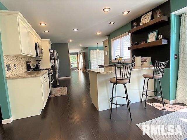 5820 Iron Bridge Road Springfield, IL 62711 - Photo 7 of 38