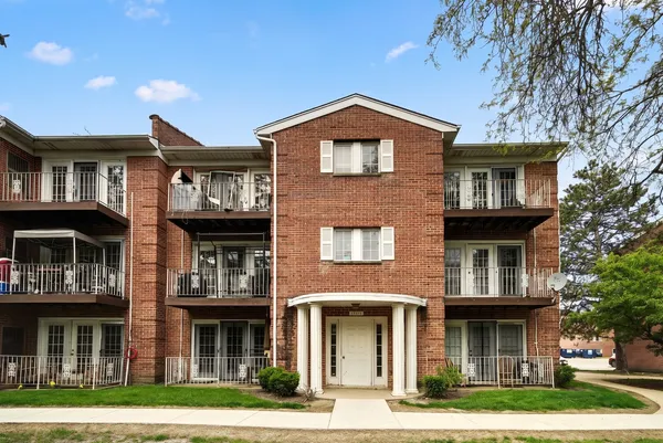 $2,000 | 684 Quincy Bridge Lane, Unit 202, Glenview, IL 60025