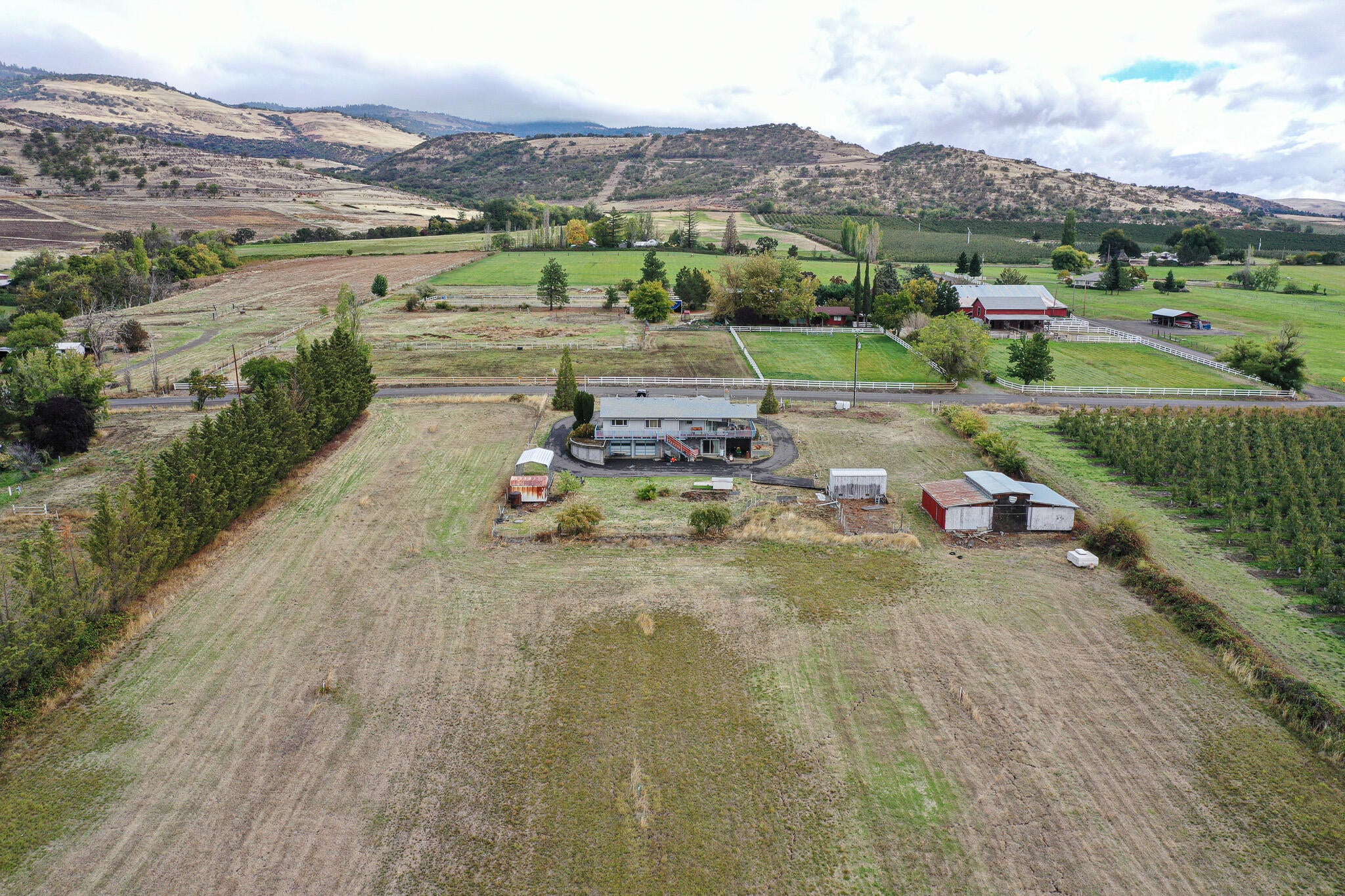 4380 Royal Crest Road Talent, OR 97540 - Photo 13 of 19 DJI_0772
