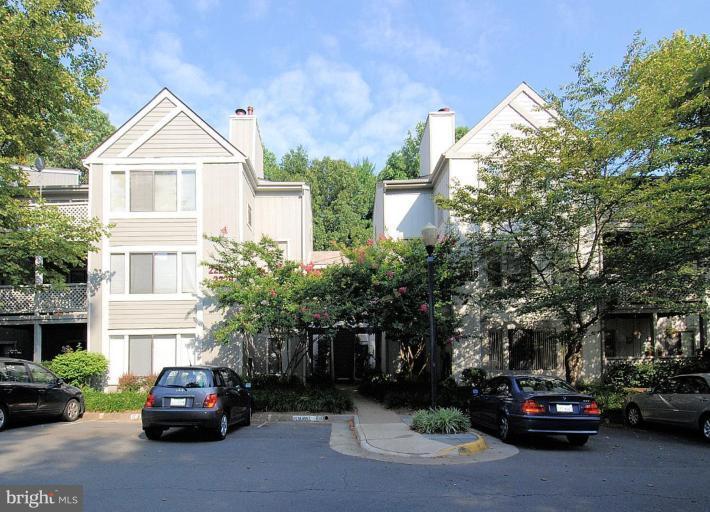 2220 Hunter's Run Drive, Unit 2220 Reston, VA 20191 - Photo 11 of 14 Exterior #5