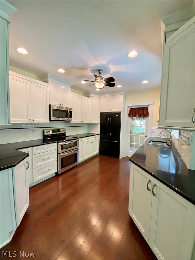 1615 Warner Road Southeast Hubbard, OH 44425 - Photo 14 of 35 Gallery Image 14