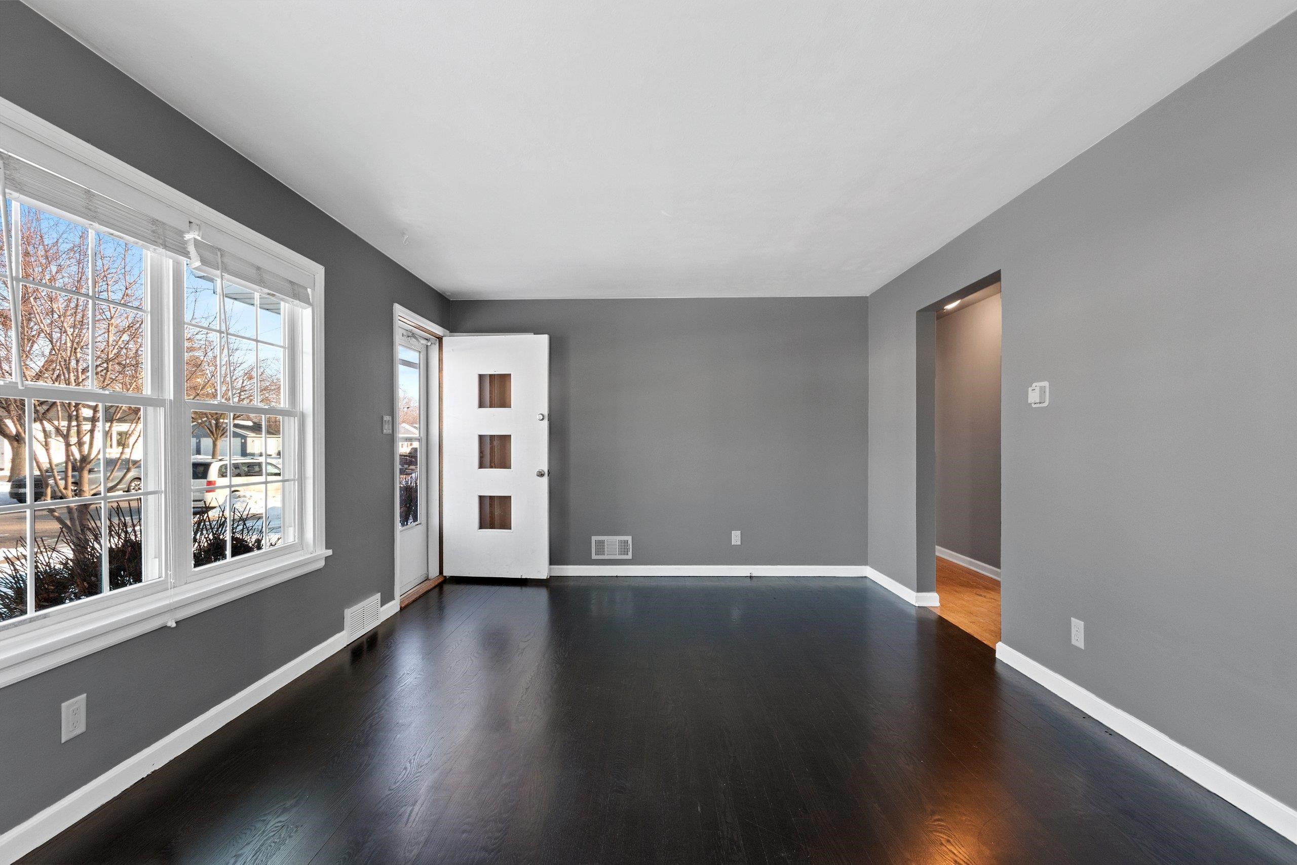 963 Liberty Street Green Bay, WI 54304 - Photo 8 of 25