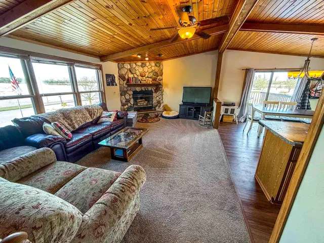 $480,000 | N6236 Willow Glen Road, Concord, WI 53066