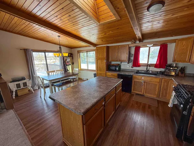 $480,000 | N6236 Willow Glen Road, Concord, WI 53066