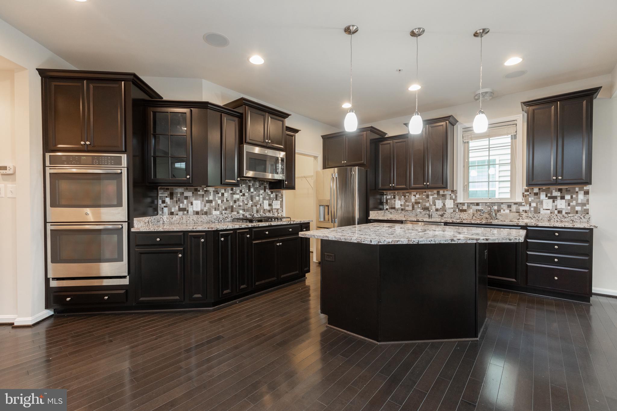 8105 Ridgely Loop Severn, MD 21144 - Photo 17 of 53 Kitchen