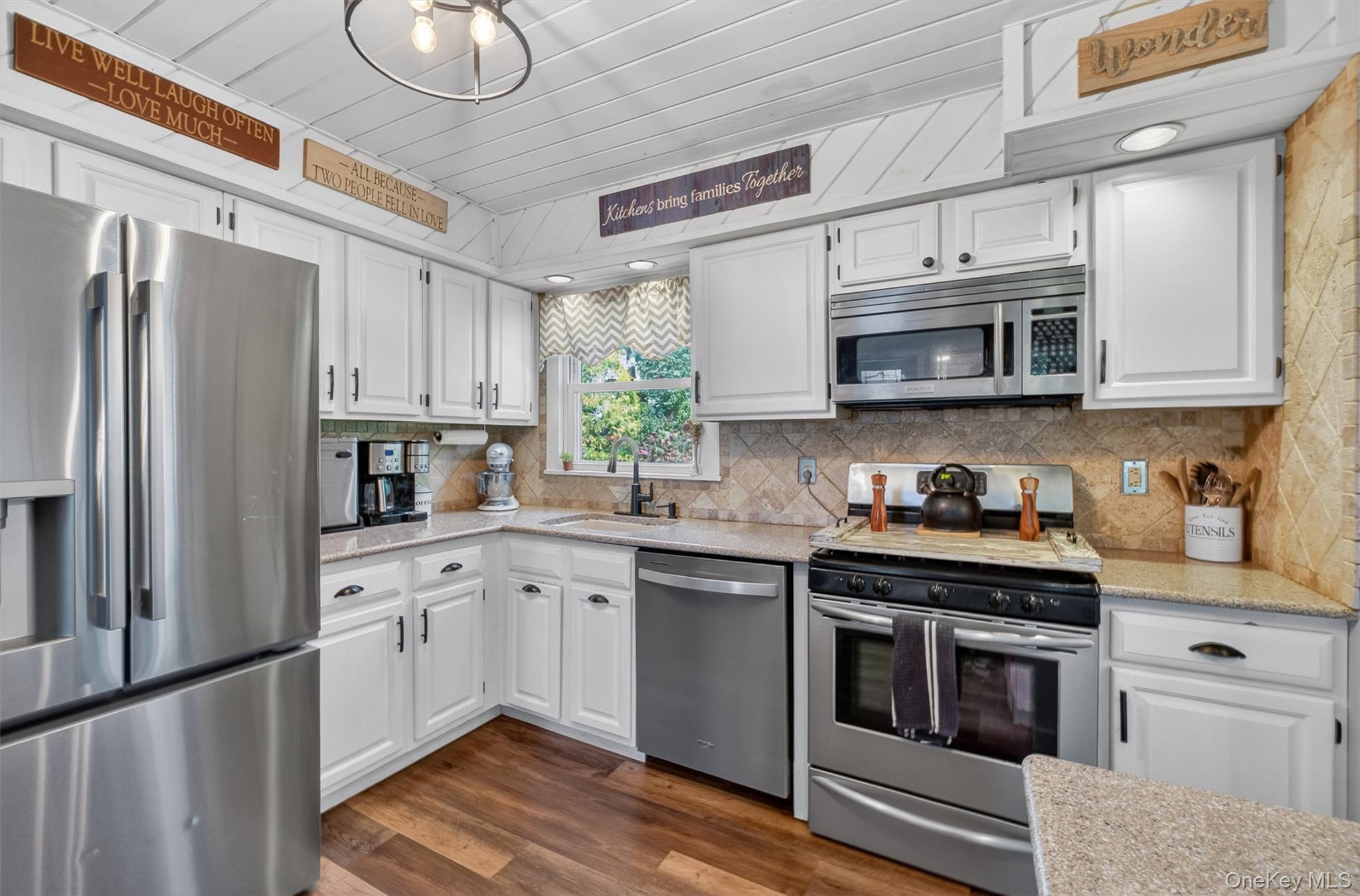 13 Clarkview Road New Windsor, NY 12553 - Photo 11 of 43