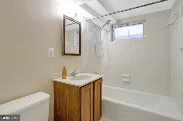 $3,100 | 2717 North Yucatan Street, Arlington, VA 22213