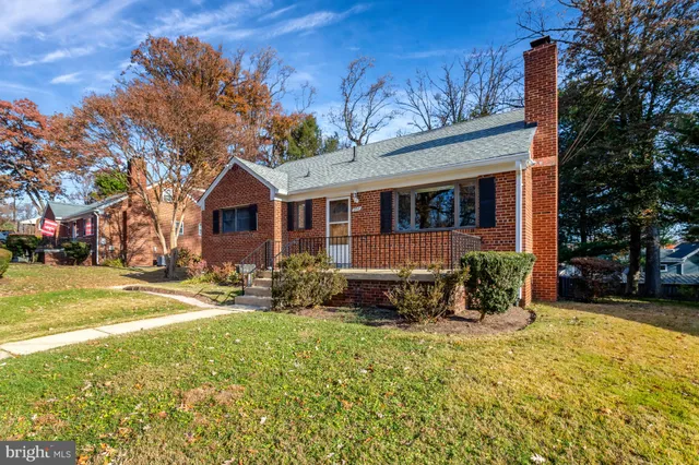 $3,100 | 2717 North Yucatan Street, Arlington, VA 22213