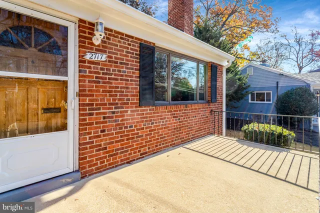 $3,100 | 2717 North Yucatan Street, Arlington, VA 22213