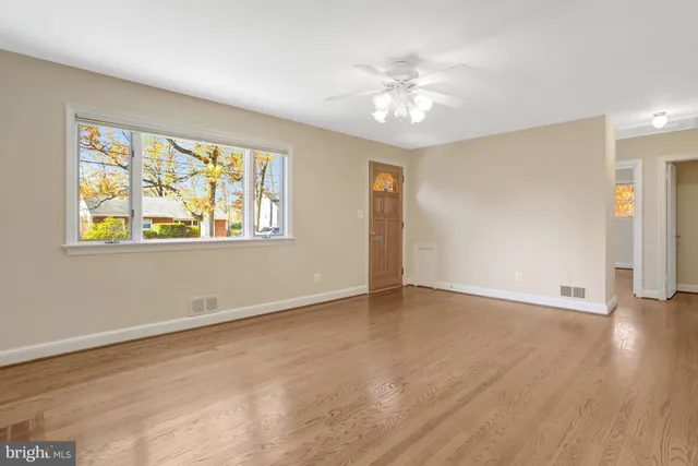 $3,100 | 2717 North Yucatan Street, Arlington, VA 22213