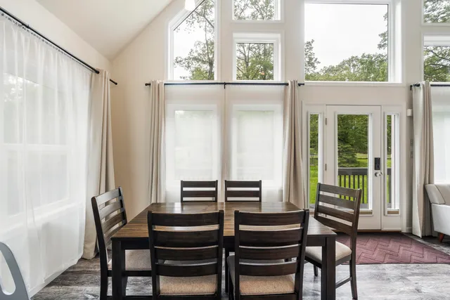 a view of entryway with kitchen
