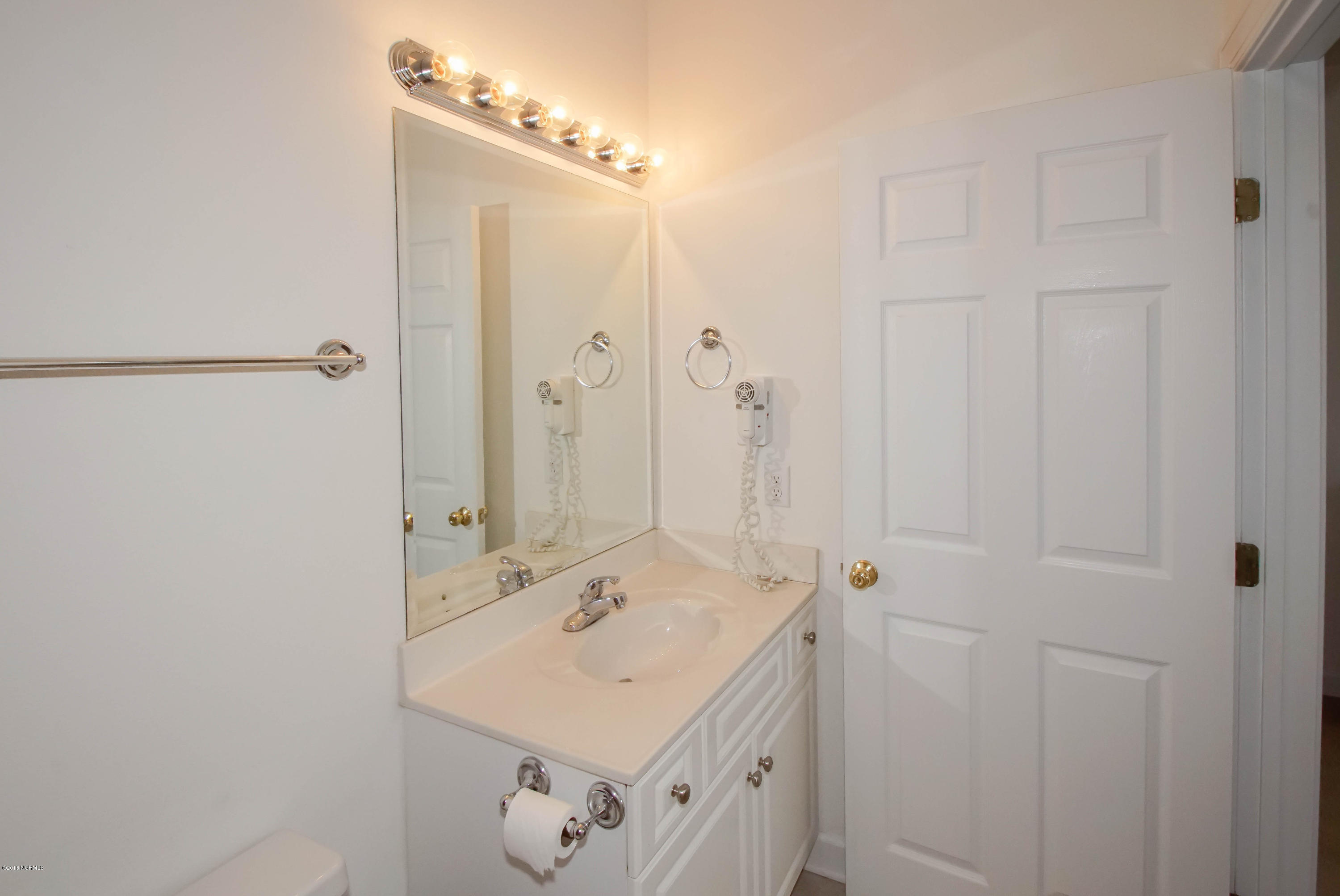186 Clubhouse Road, Unit 3 Sunset Beach, NC 28468 - Photo 23 of 35 Private Bath