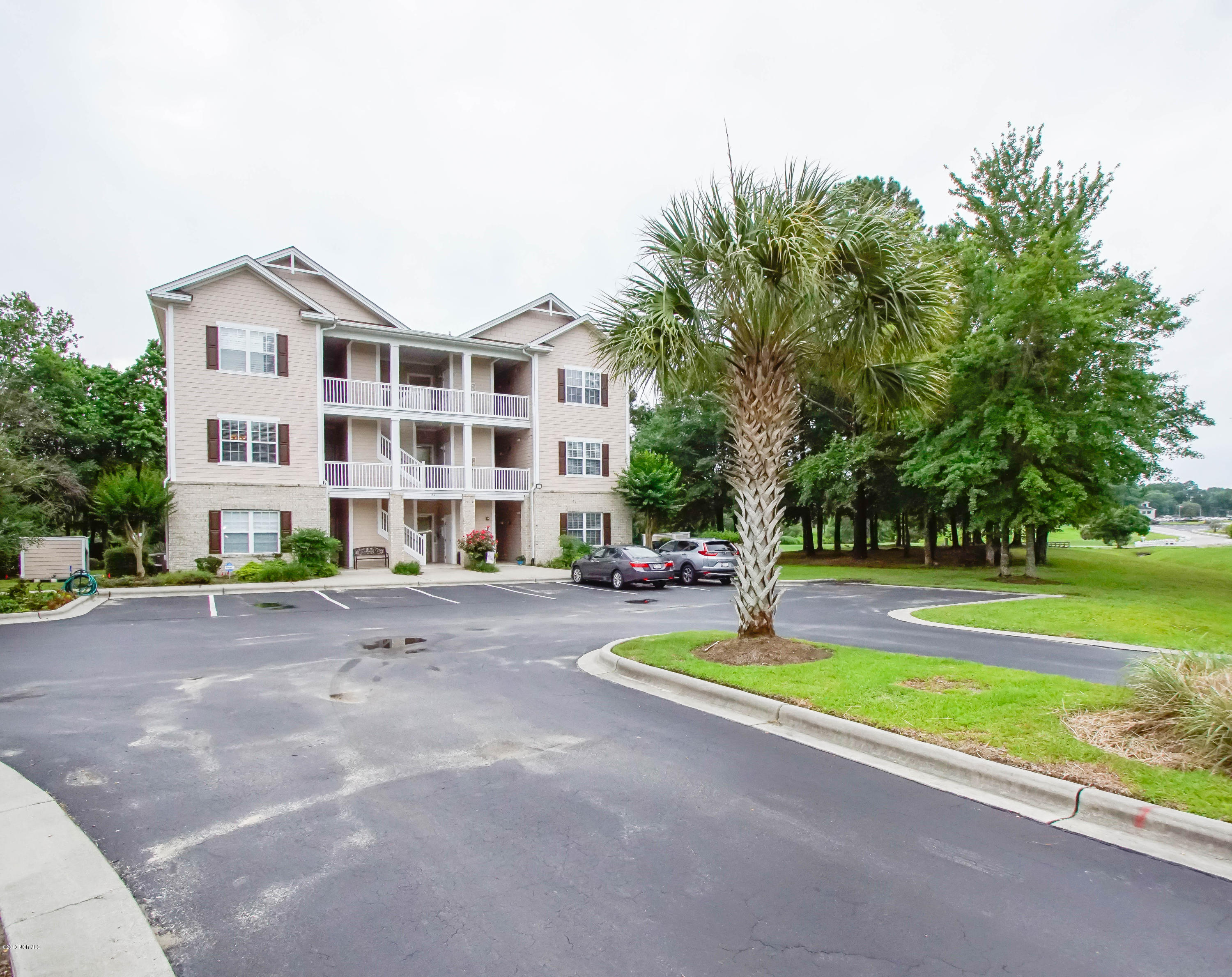 186 Clubhouse Road, Unit 3 Sunset Beach, NC 28468 - Photo 4 of 35 Lots of Parking