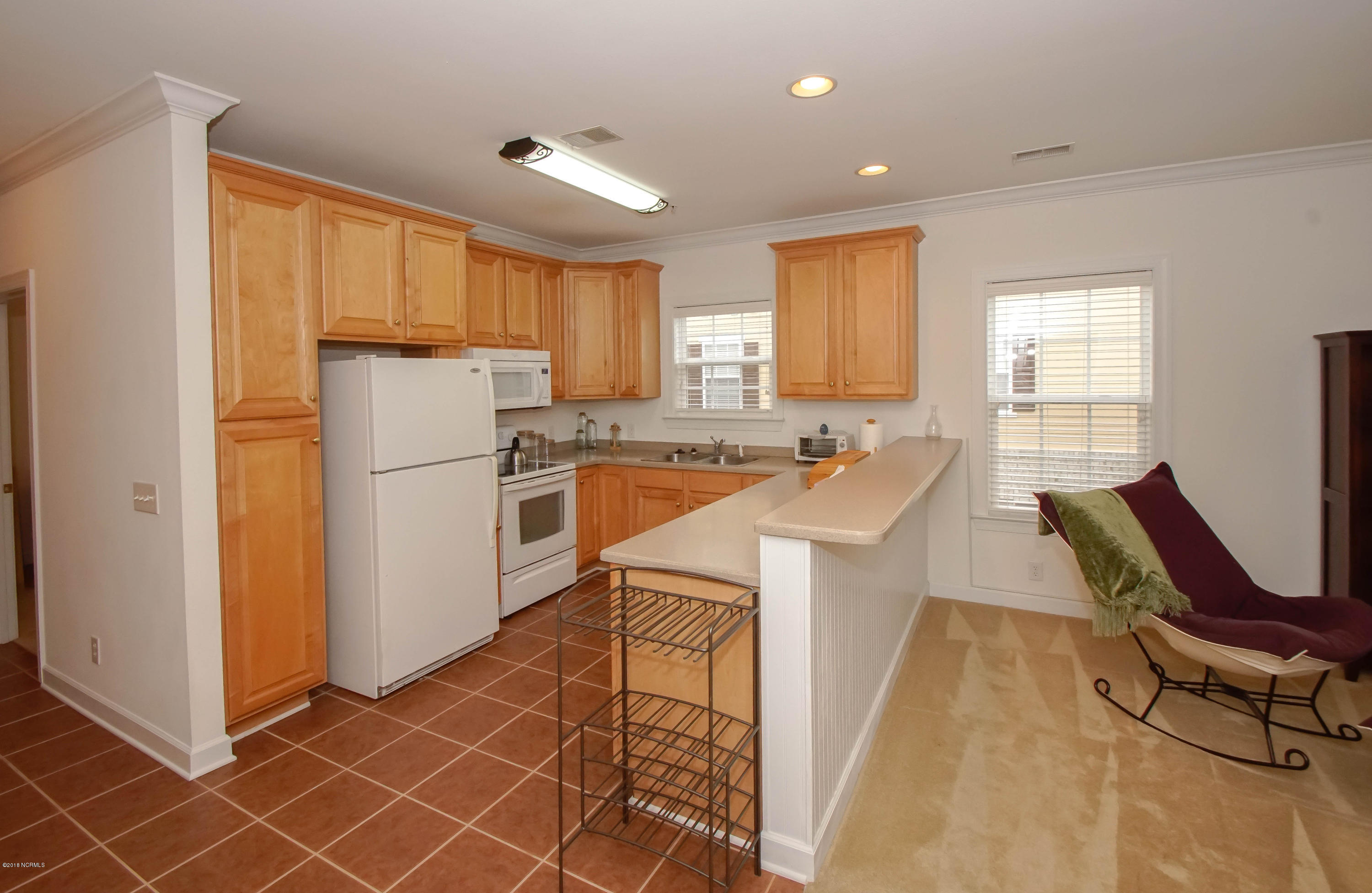 186 Clubhouse Road, Unit 3 Sunset Beach, NC 28468 - Photo 10 of 35 Kitchen