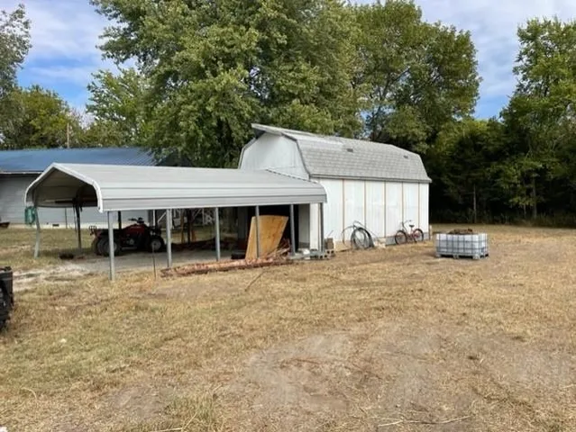 $219,900 | 1535 Killdeer Road, Howard, KS 67349