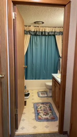 $219,900 | 1535 Killdeer Road, Howard, KS 67349