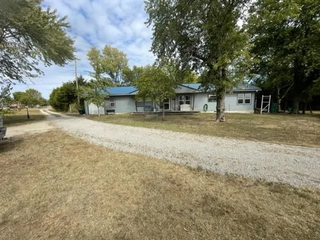 $219,900 | 1535 Killdeer Road, Howard, KS 67349