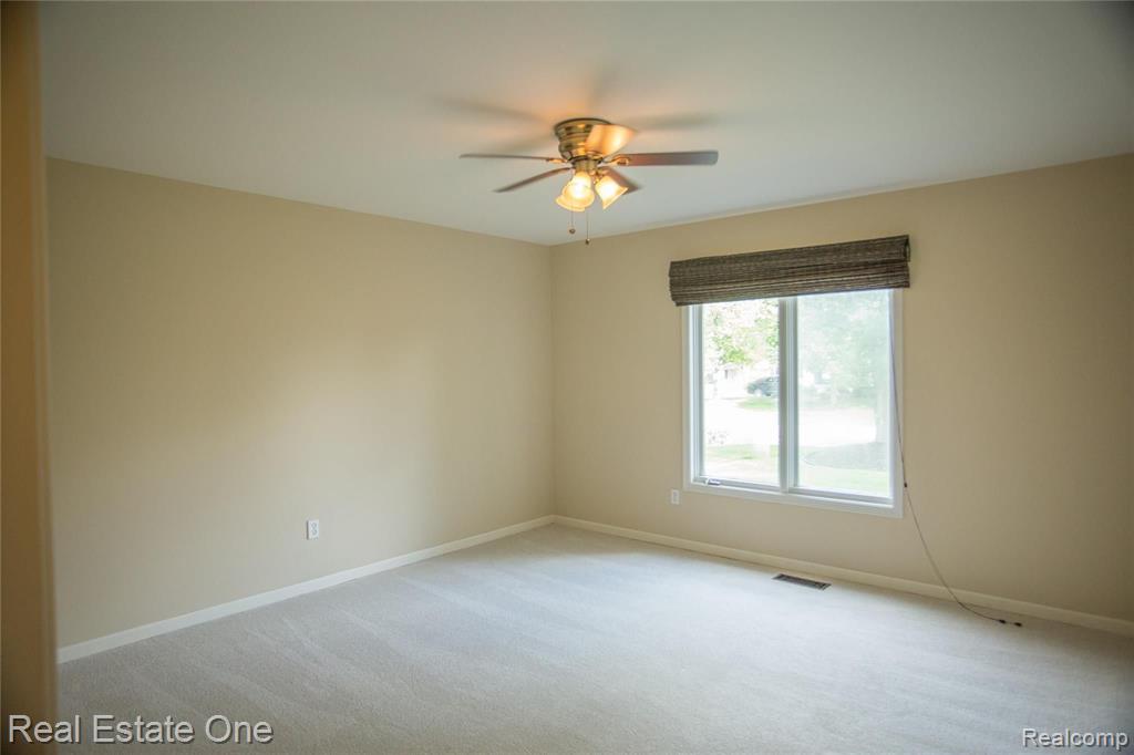 673 Augusta Drive Rochester Hills, MI 48309 - Photo 18 of 36