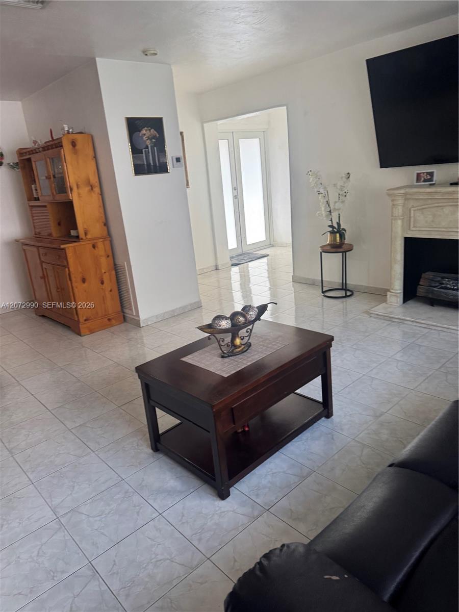 7741 Southwest 20th Street Miami, FL 33155 - Photo 8 of 27 Gallery Image 8