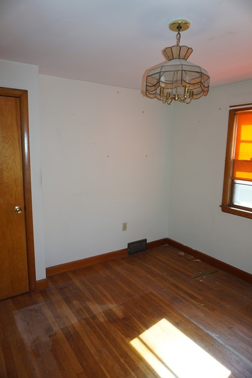 32 Crosby Road Dracut, MA 01826 - Photo 12 of 28 Gallery Image 12