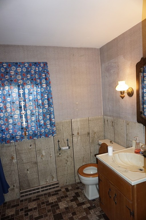 32 Crosby Road Dracut, MA 01826 - Photo 8 of 28 Gallery Image 8