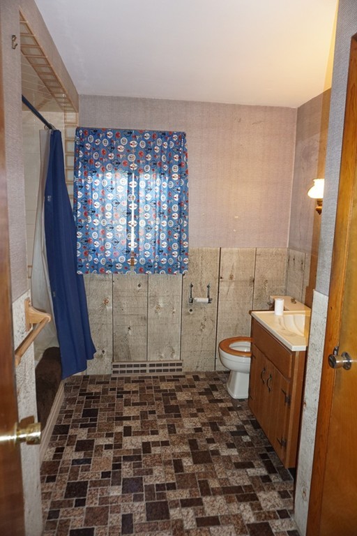 32 Crosby Road Dracut, MA 01826 - Photo 9 of 28 Gallery Image 9