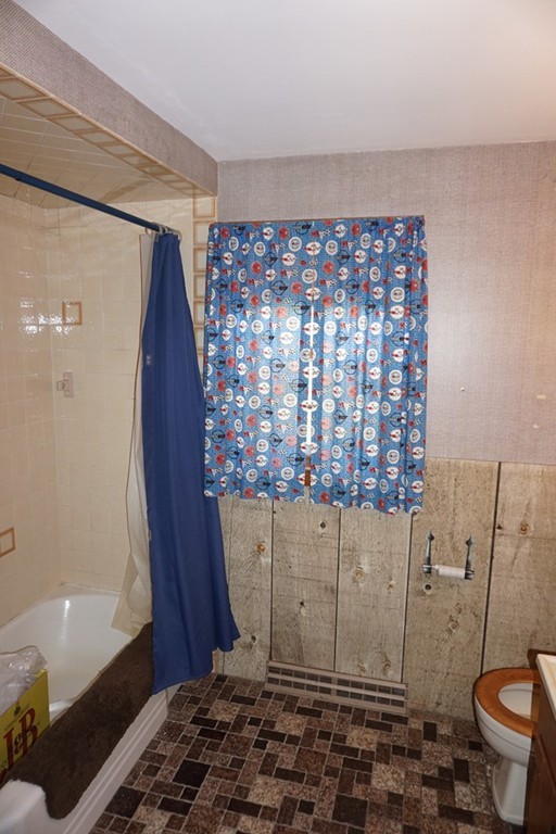 32 Crosby Road Dracut, MA 01826 - Photo 10 of 28 Gallery Image 10