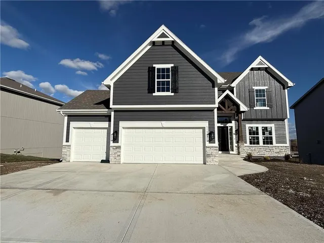 $489,900 | 11803 North Bellaire Avenue, Kansas City, MO 64156