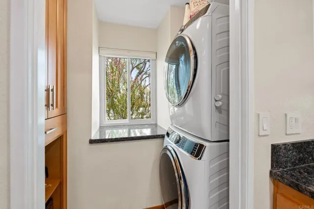 a picture of a washer and dryer