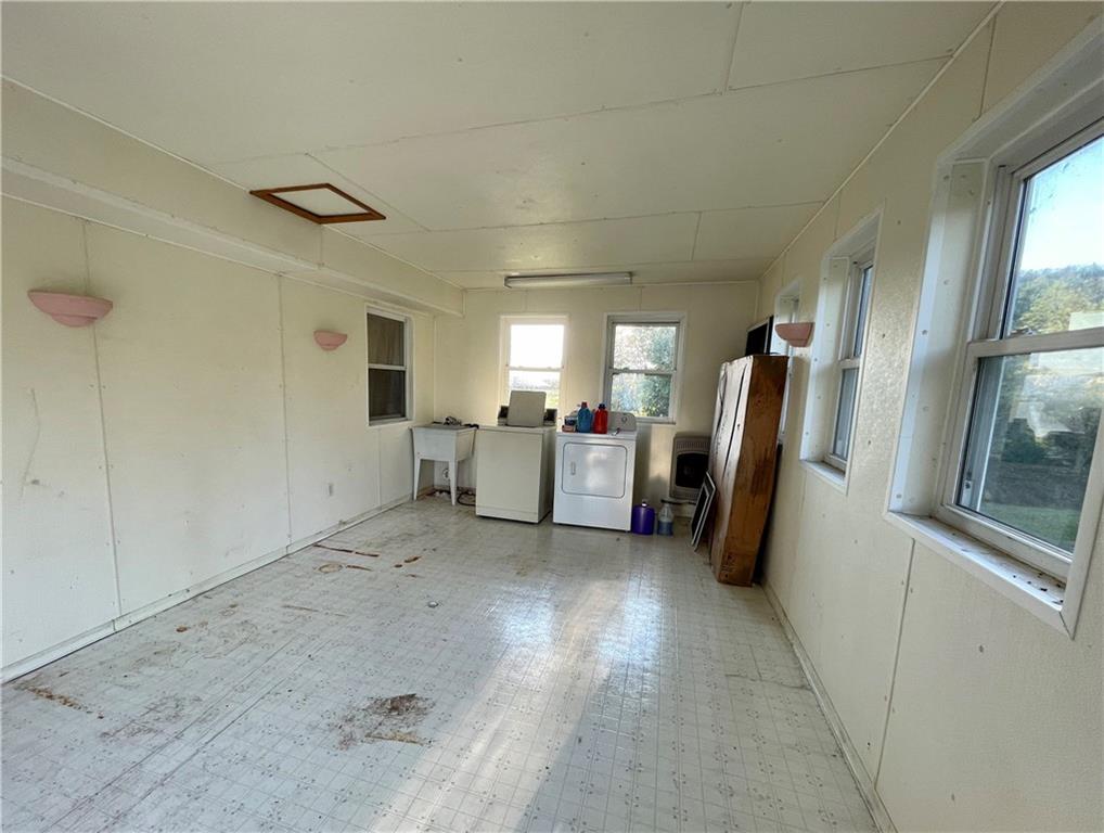 1274 Blackfield Road Garrett, PA 15542 - Photo 7 of 22