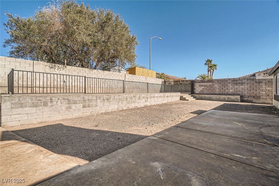 239 Eugene Way Henderson, NV 89015 - Photo 26 of 29