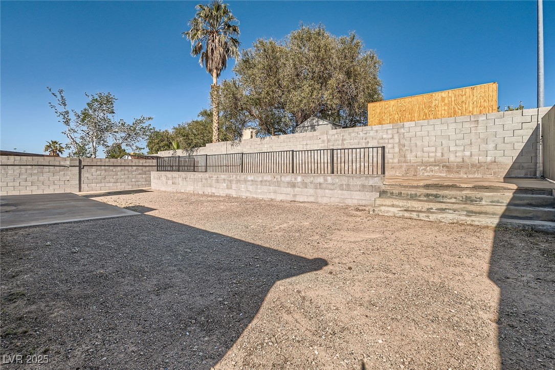 239 Eugene Way Henderson, NV 89015 - Photo 27 of 29