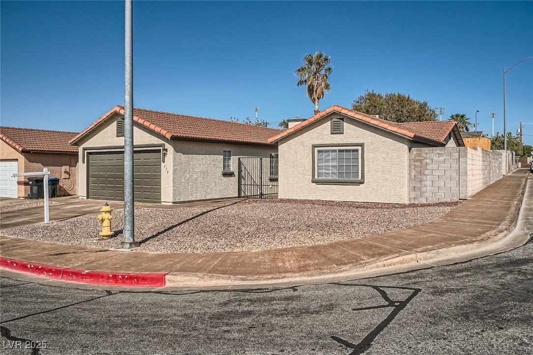 239 Eugene Way Henderson, NV 89015 - Photo 3 of 29