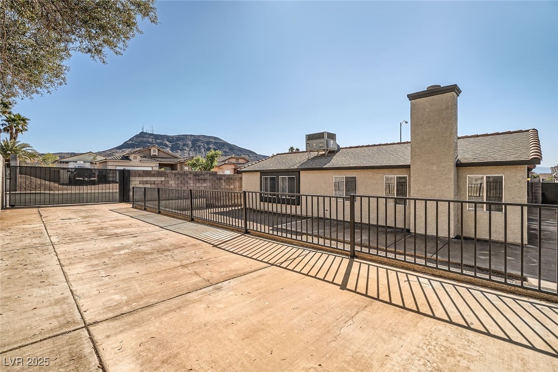 239 Eugene Way Henderson, NV 89015 - Photo 4 of 29