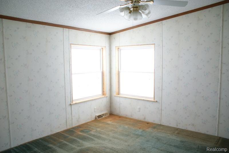5247 Hollenbeck Road Columbiaville, MI 48421 - Photo 12 of 18 DSC02863.jpg