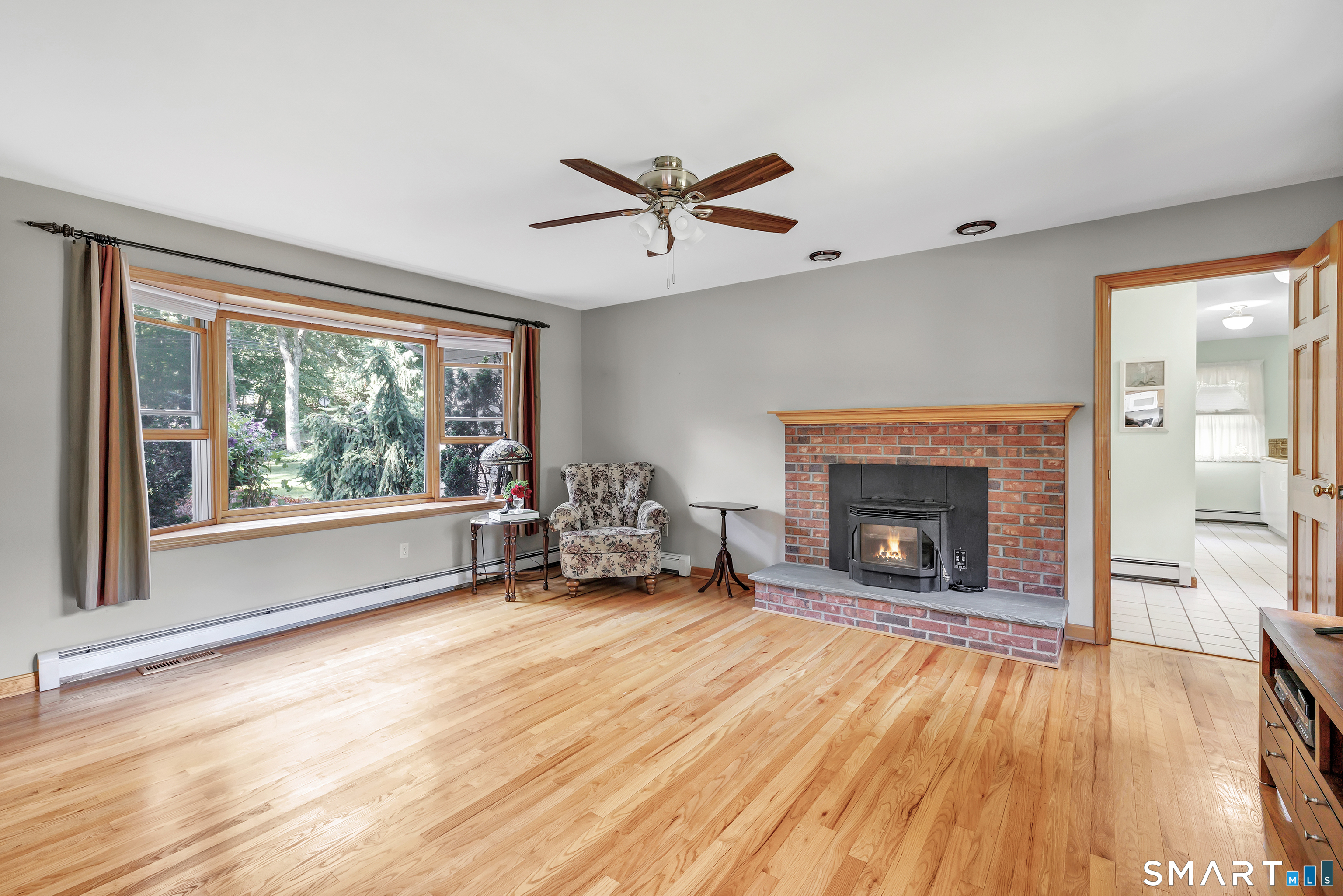 379 Waverly Road Shelton, CT 06484 - Photo 12 of 40