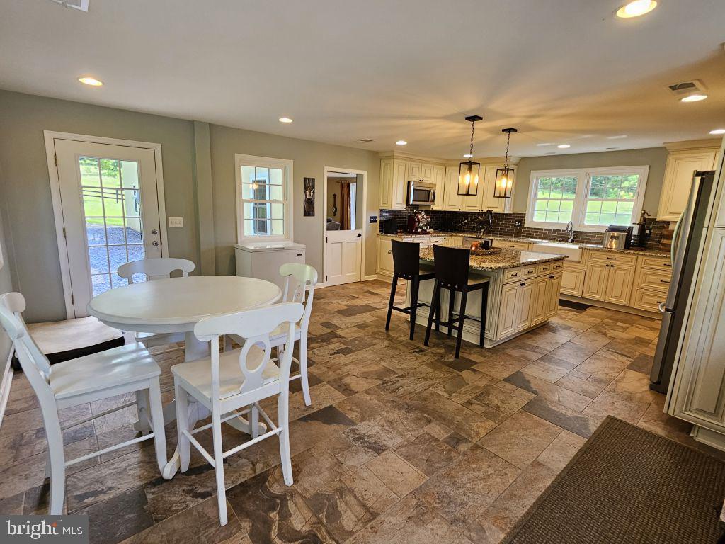 9351 Crest Hill Road Marshall, VA 20115 - Photo 13 of 47 Gallery Image 13