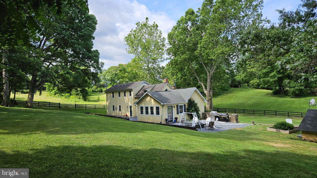 9351 Crest Hill Road Marshall, VA 20115 - Photo 5 of 47 Gallery Image 5