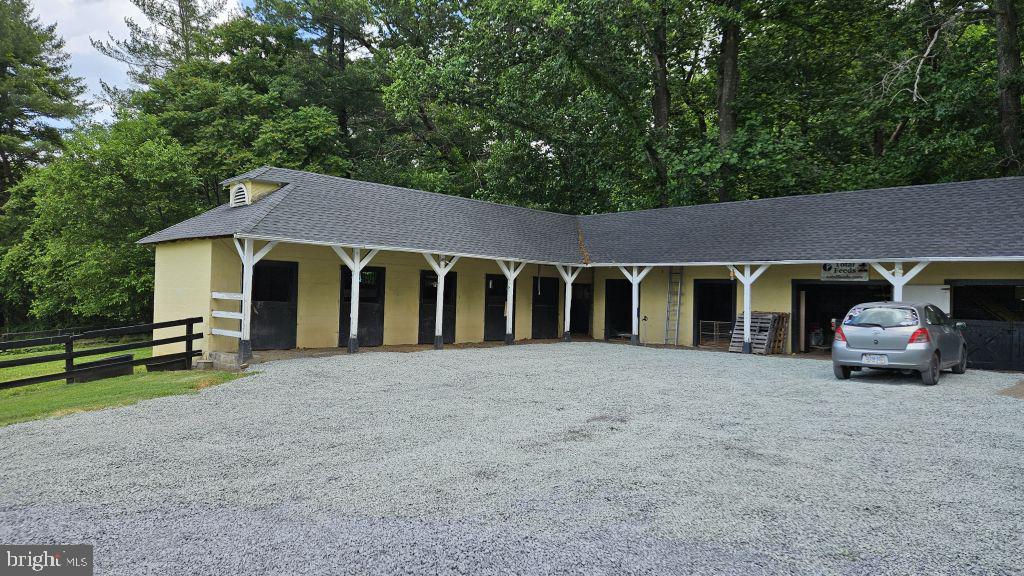 9351 Crest Hill Road Marshall, VA 20115 - Photo 8 of 47 Gallery Image 8