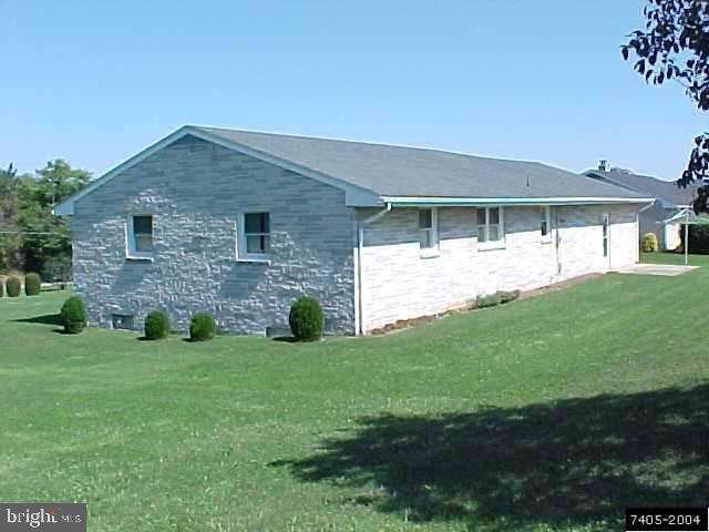 2131 George Street Dover, PA 17315 - Photo 3 of 6 Gallery Image 3