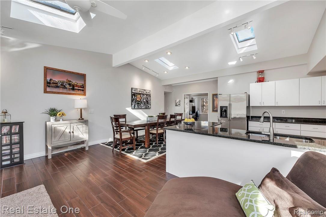 4879 Quarton Road Bloomfield Hills, MI 48301 - Photo 15 of 59 4879-Quarton-Rd-Bloomfield-Hills-MI-48301-windowstill-19.jpg