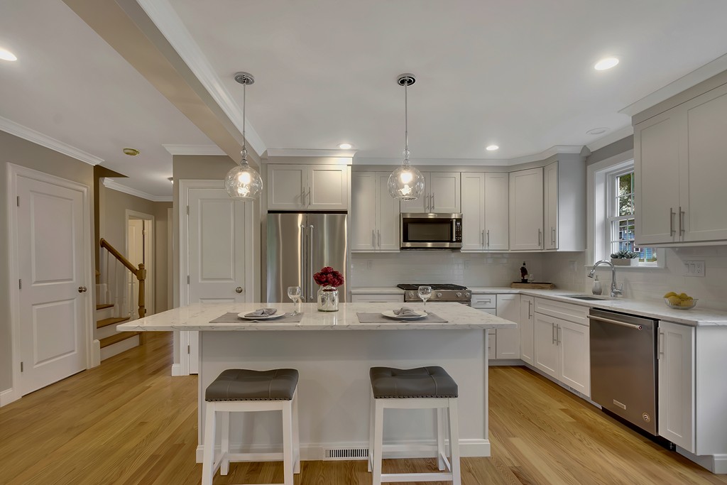7 Spring Court, Unit A Woburn, MA 01801 - Photo 8 of 30 Gallery Image 8