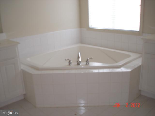 7362 Stream Bluff Way Springfield, VA 22153 - Photo 13 of 21 Bath (Master)